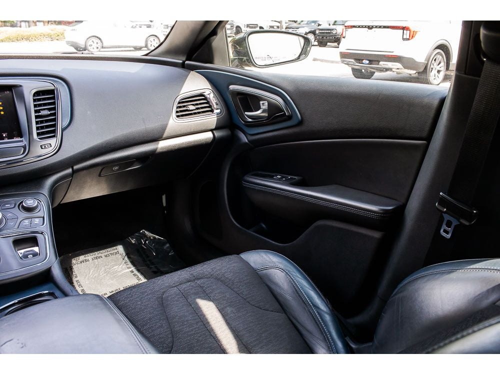 2016 Chrysler 200 S