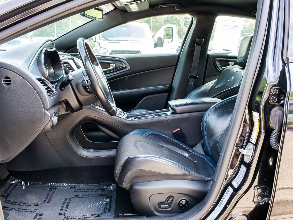 2016 Chrysler 200 S