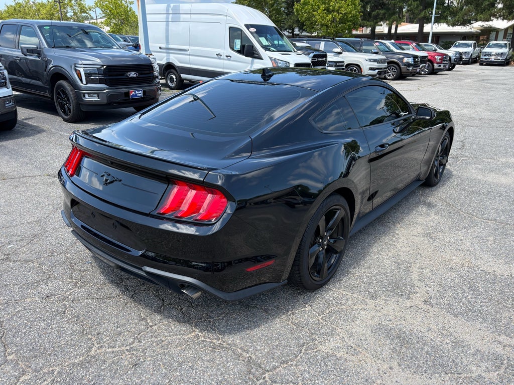 2022 Ford Mustang EcoBoost