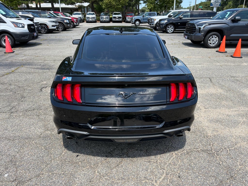 2022 Ford Mustang EcoBoost