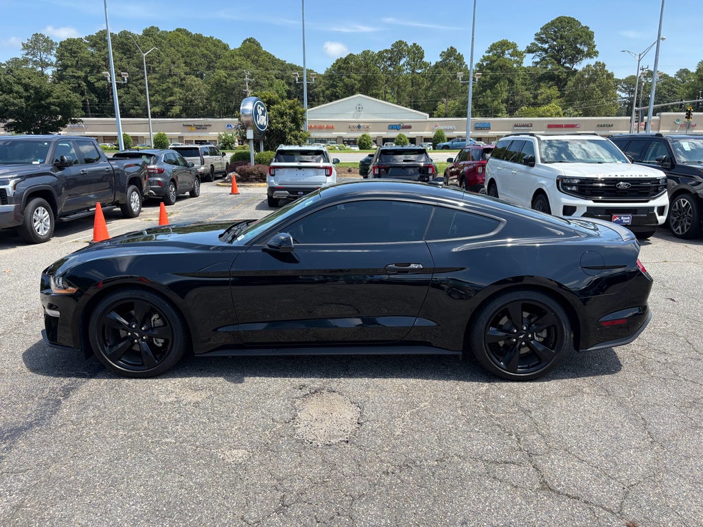 2022 Ford Mustang EcoBoost