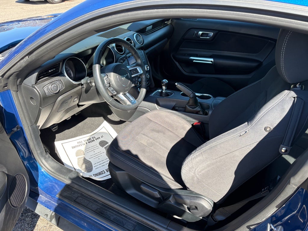 2022 Ford Mustang EcoBoost