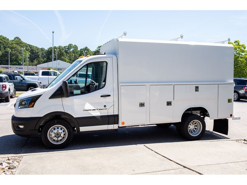 2026 Ford Transit Cutaway Base