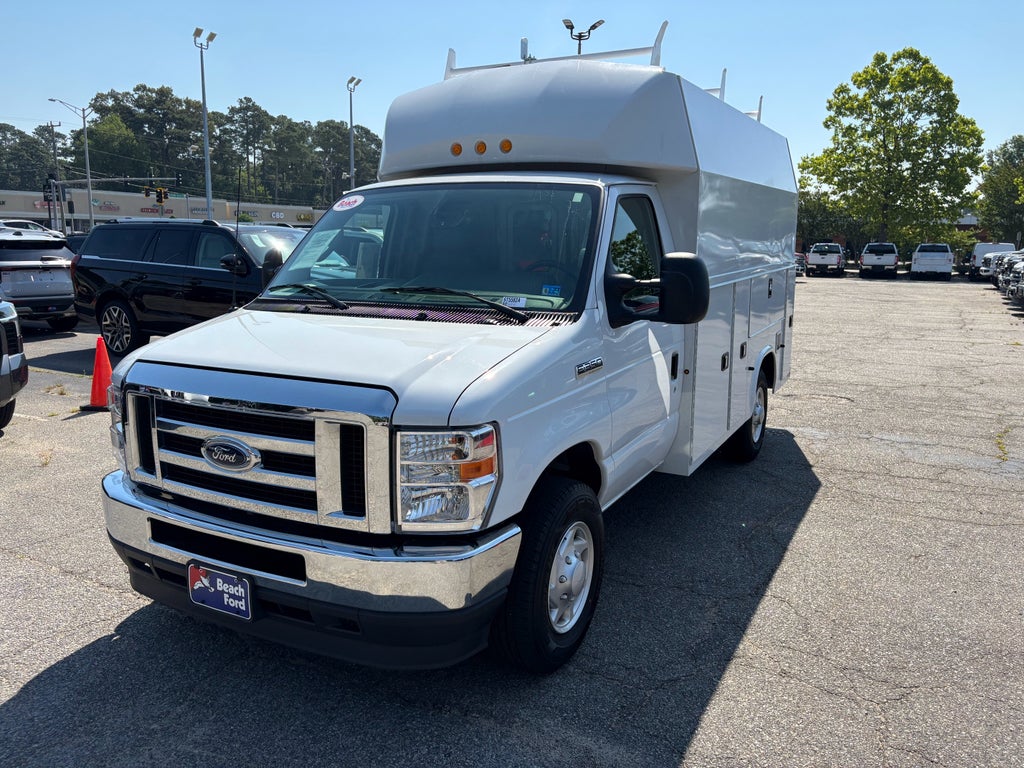 2025 Ford Econoline Base