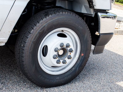 2027 Ford E-450 Super Duty Base