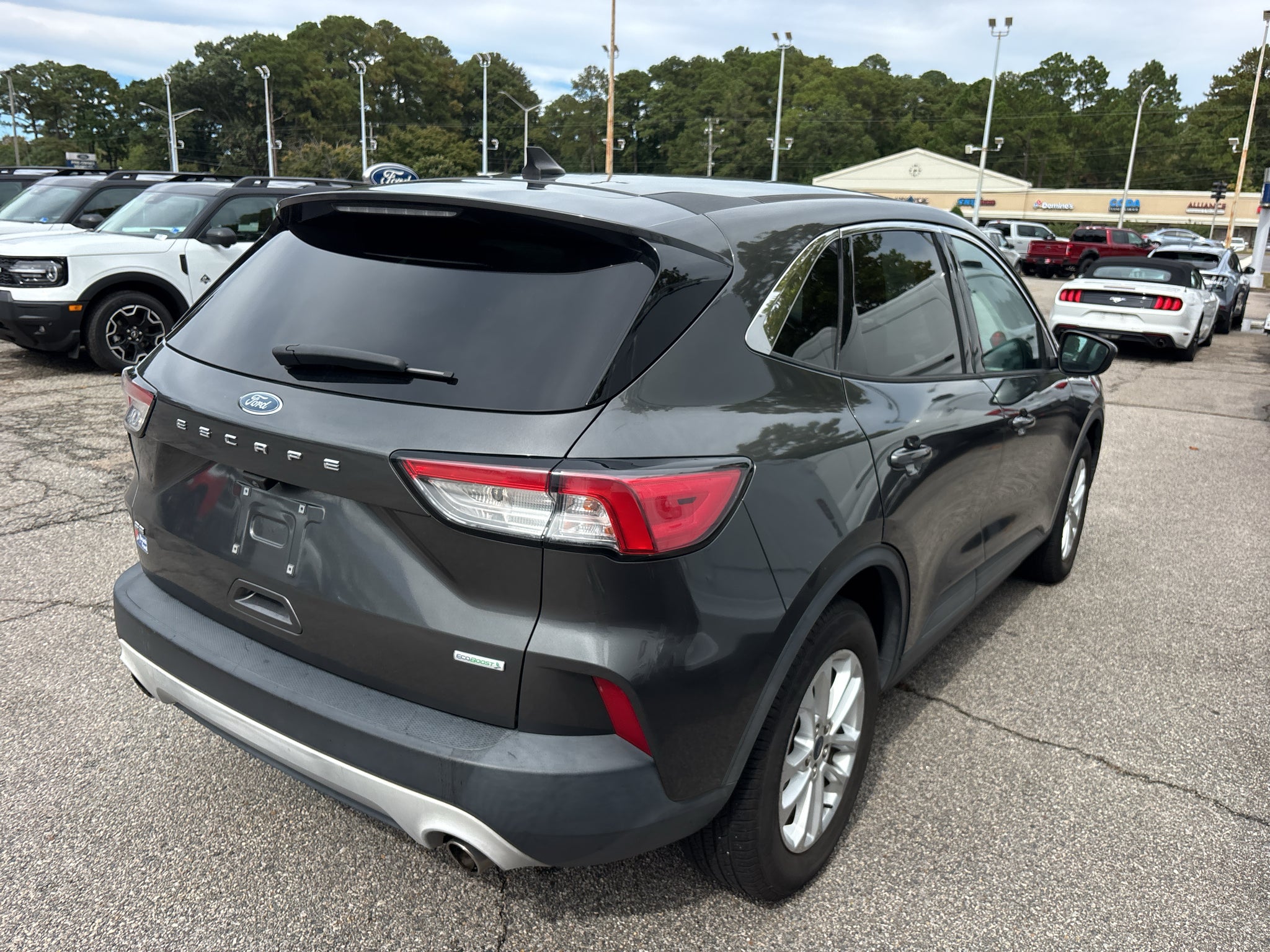2020 Ford Escape SE