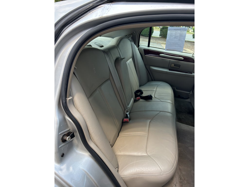 2004 Lincoln Town Car Ultimate