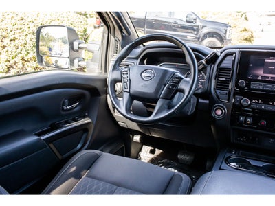 2023 Nissan Titan SV