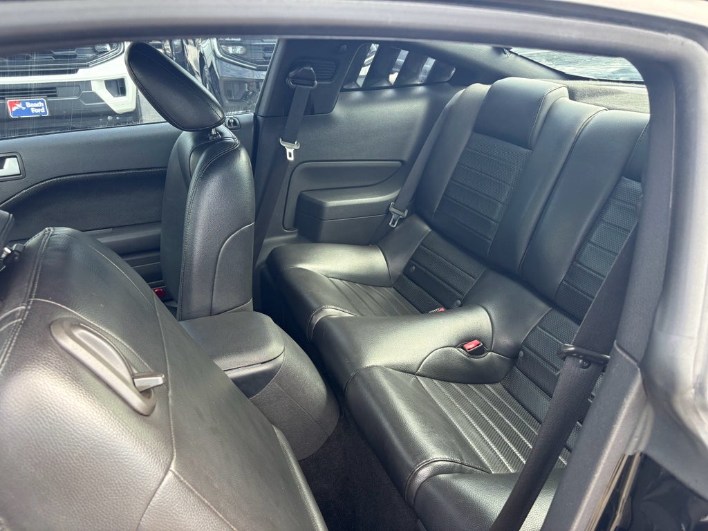 2005 Ford Mustang GT Premium