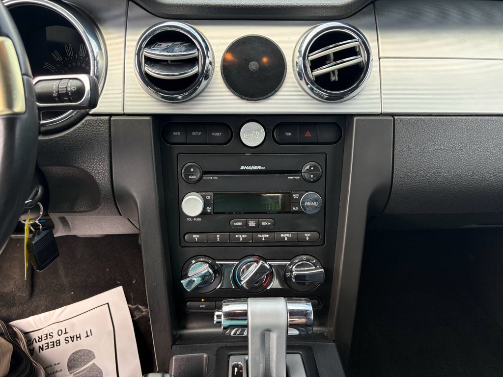 2005 Ford Mustang GT Premium