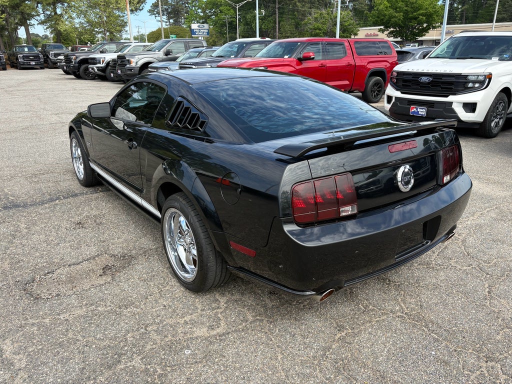 2005 Ford Mustang GT Premium