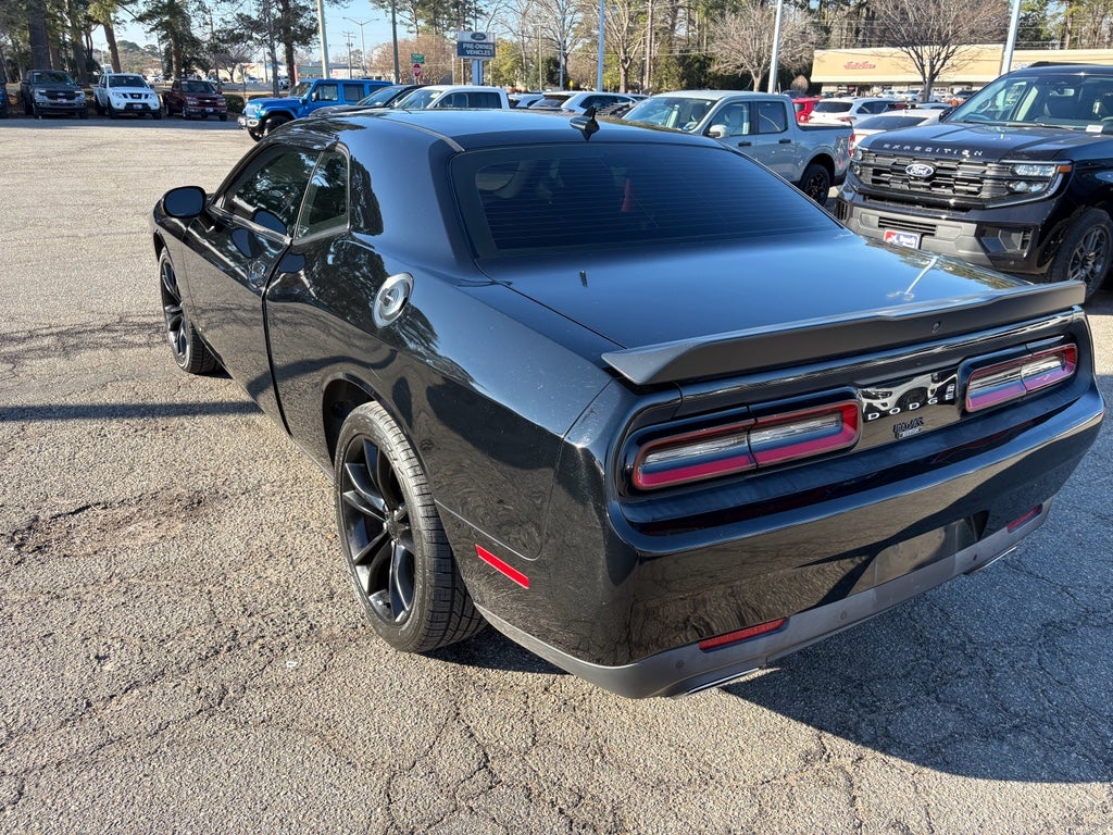2016 Dodge Challenger SXT Plus