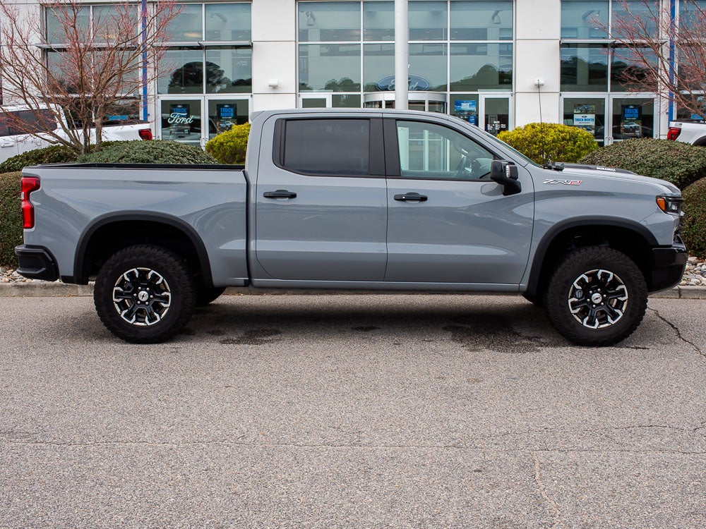 2025 Chevrolet Silverado ZR2