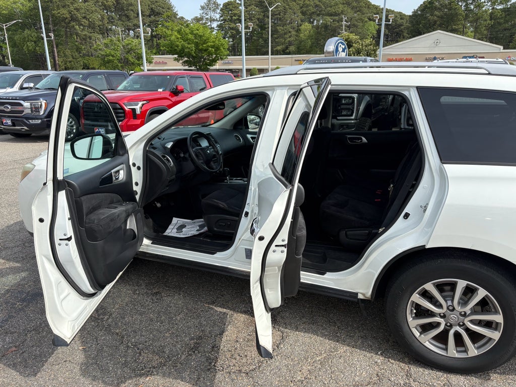 2015 Nissan Pathfinder SV
