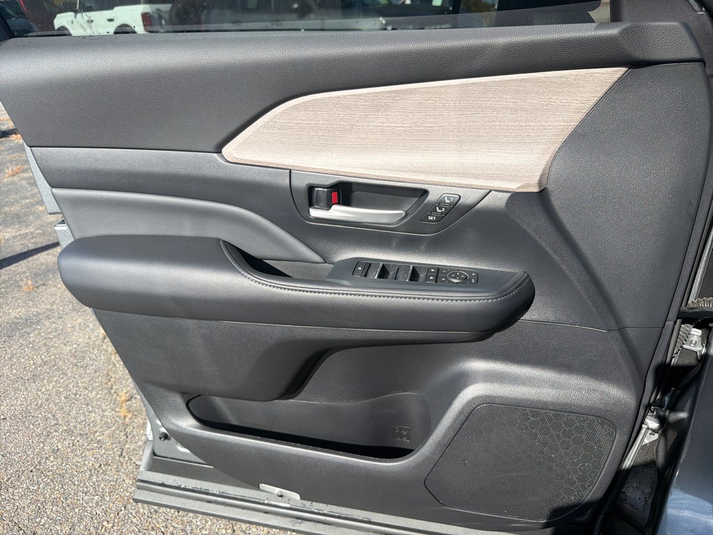2025 Toyota Grand Highlander Platinum