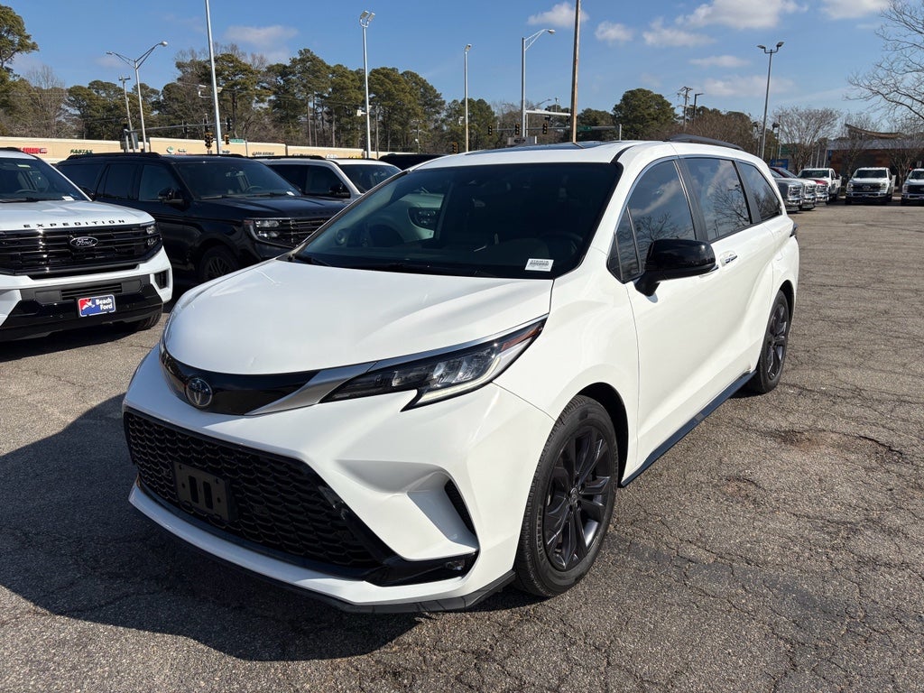 2022 Toyota Sienna XSE