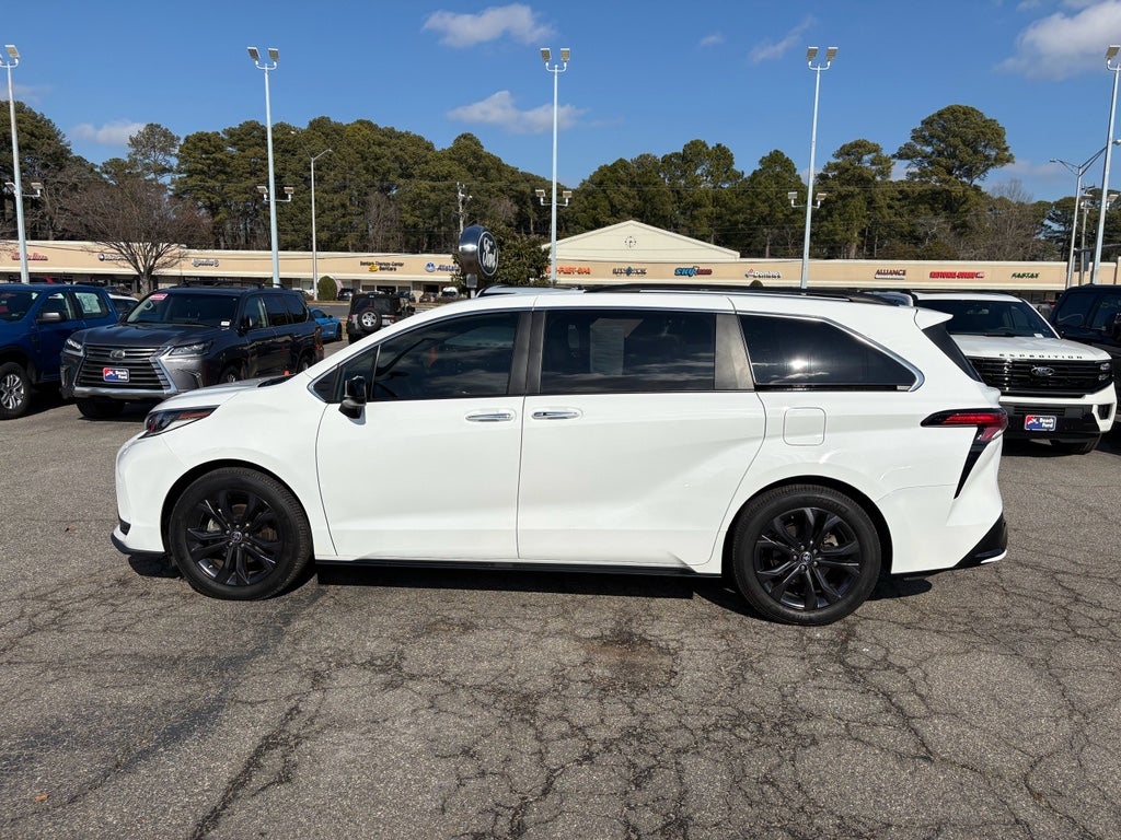 2022 Toyota Sienna XSE
