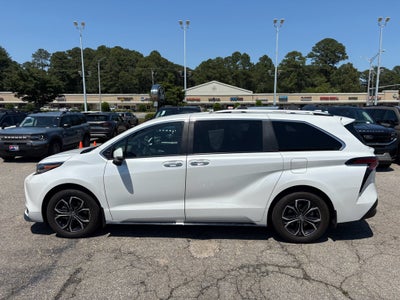 2025 Toyota Sienna Platinum