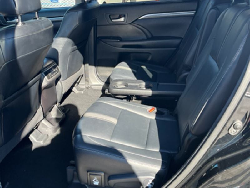 2017 Toyota Highlander SE