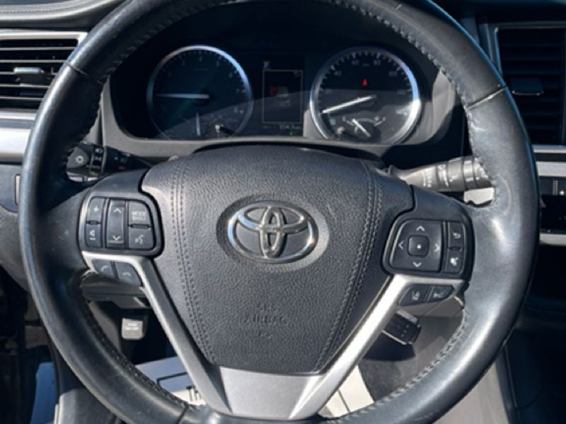 2017 Toyota Highlander SE