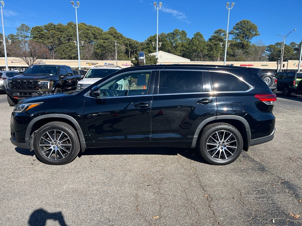 2017 Toyota Highlander SE