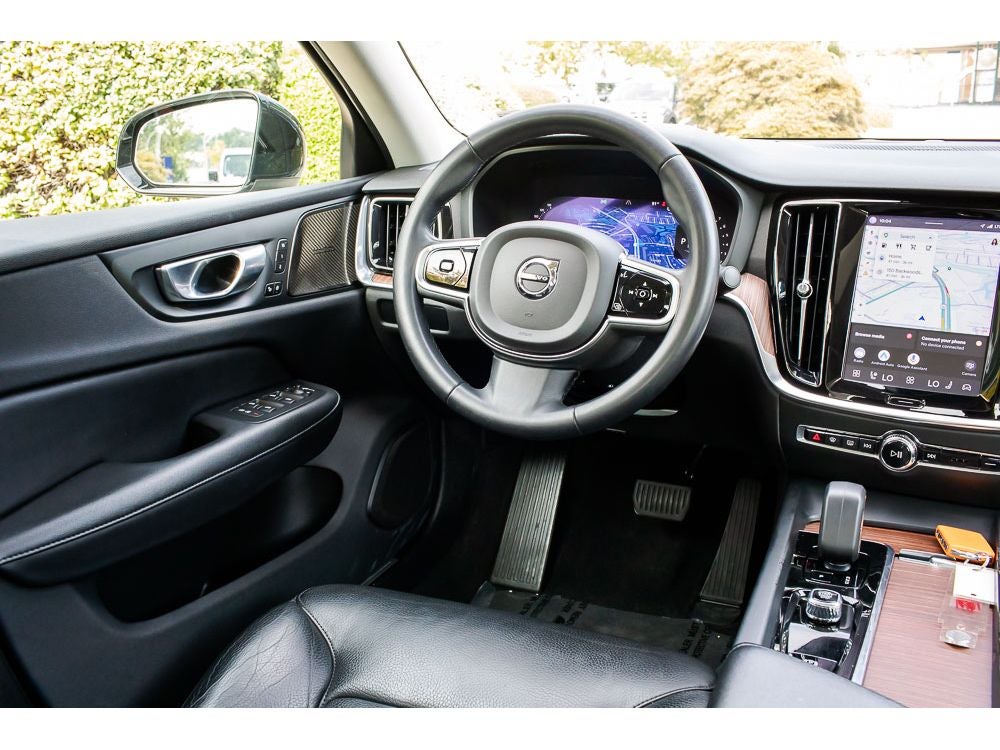 2024 Volvo S60 Plus Dark Theme