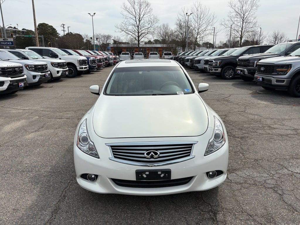 2015 INFINITI Q40 Base