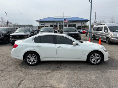 2015 INFINITI Q40 Base