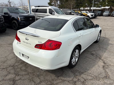 2015 INFINITI Q40 Base