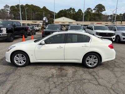 2015 INFINITI Q40 Base