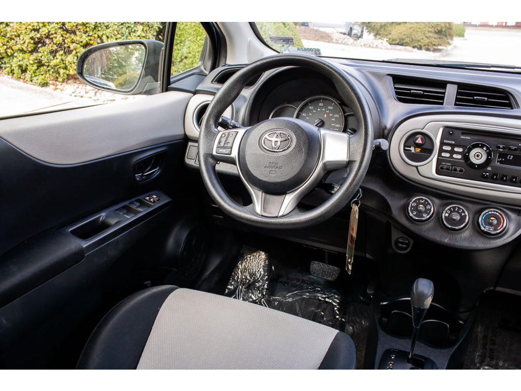 2013 Toyota Yaris LE