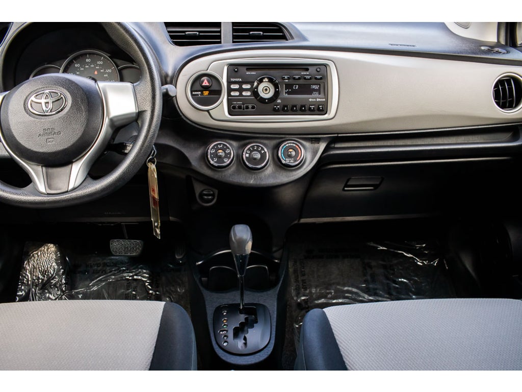 2013 Toyota Yaris LE