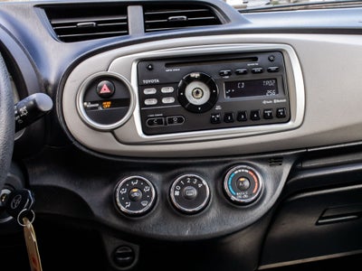 2013 Toyota Yaris LE