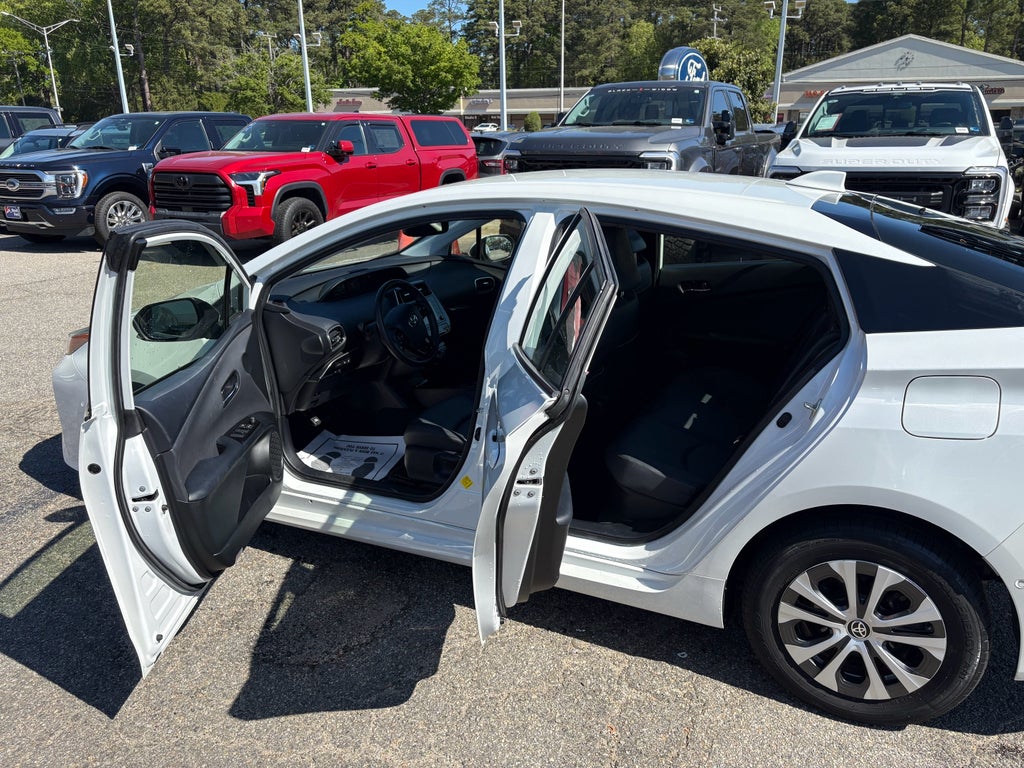 2022 Toyota Prius XLE