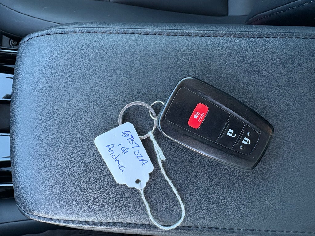 2022 Toyota Prius XLE