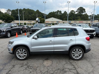 2012 Volkswagen Tiguan SE w/Sunroof & Nav