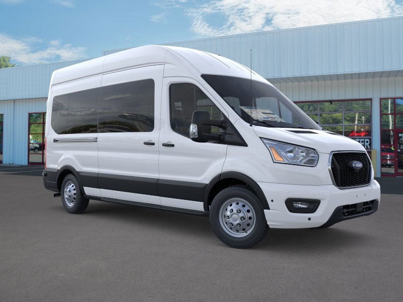 2025 Ford Transit Wagon XLT