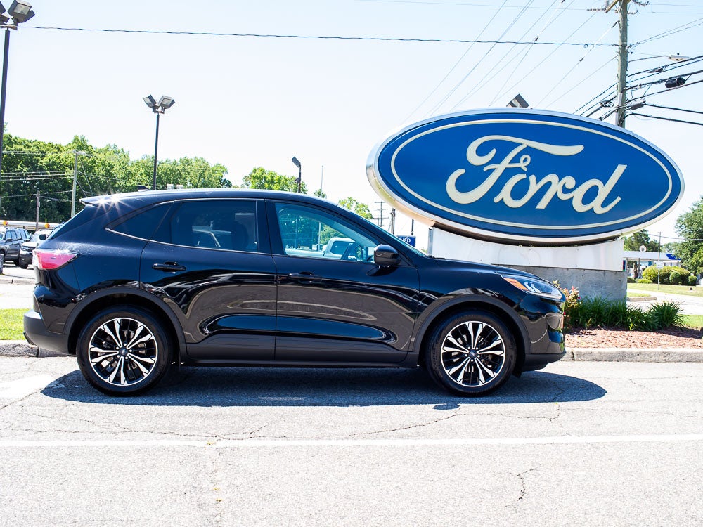 2021 Ford Escape SE FWD's photo
