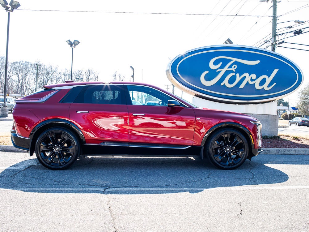 2024 Cadillac Lyriq Tech