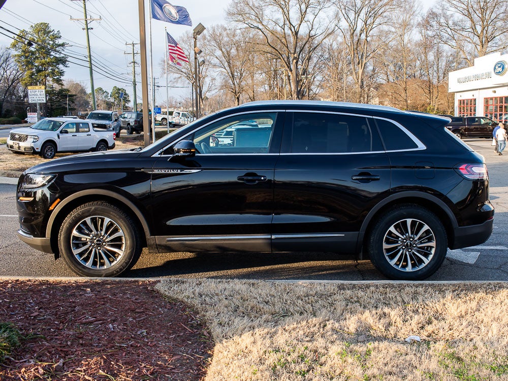 2023 Lincoln Nautilus Standard