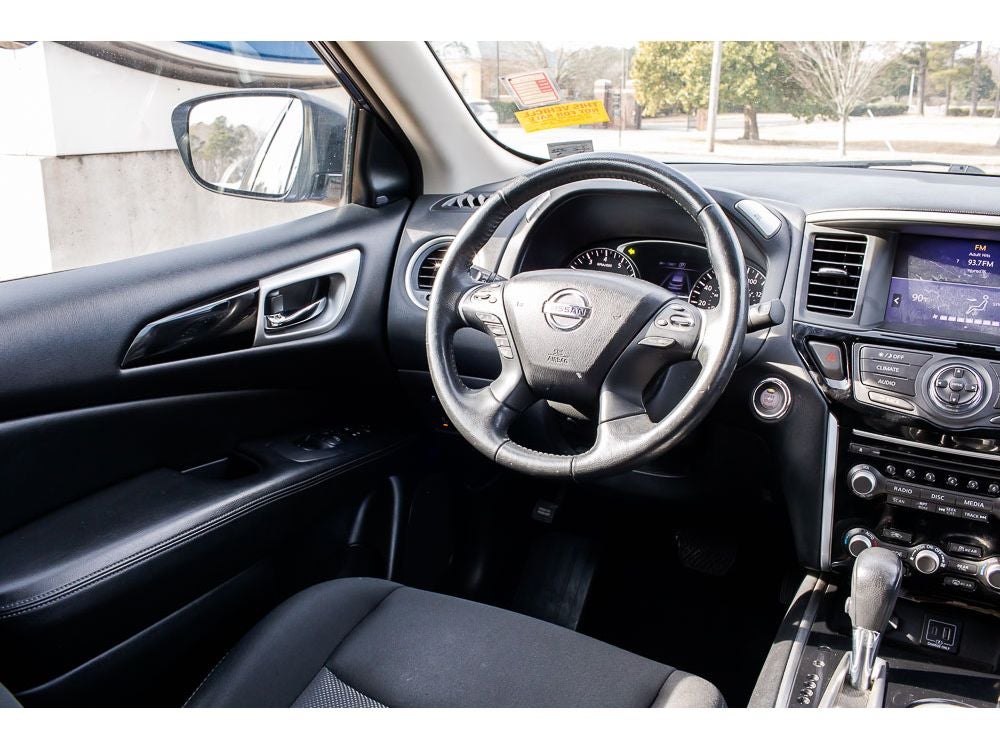 2019 Nissan Pathfinder SV